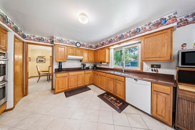 42150 Margaret Drive, Clinton Township, MI 48038