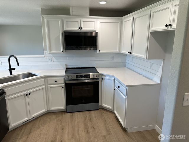 230 Adams Drive, Kelso, WA 98632