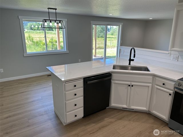 230 Adams Drive, Kelso, WA 98632