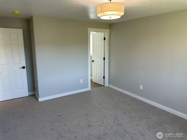 230 Adams Drive, Kelso, WA 98632