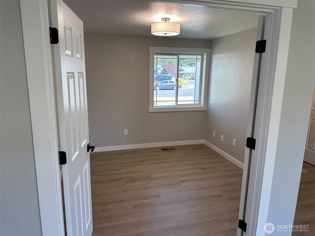 230 Adams Drive, Kelso, WA 98632