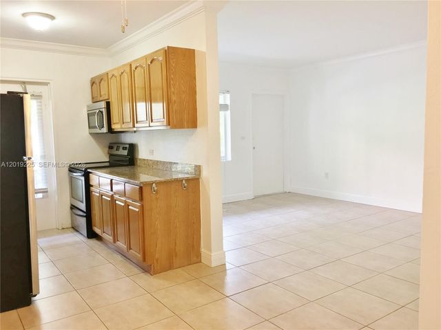 95 Edgewater Dr 207, Coral Gables, FL 33133