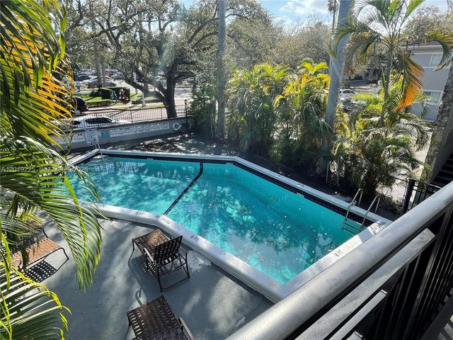 95 Edgewater Dr 207, Coral Gables, FL 33133