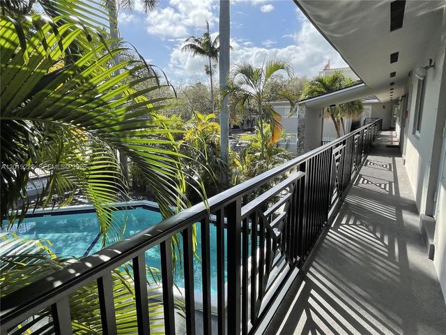 95 Edgewater Dr 207, Coral Gables, FL 33133