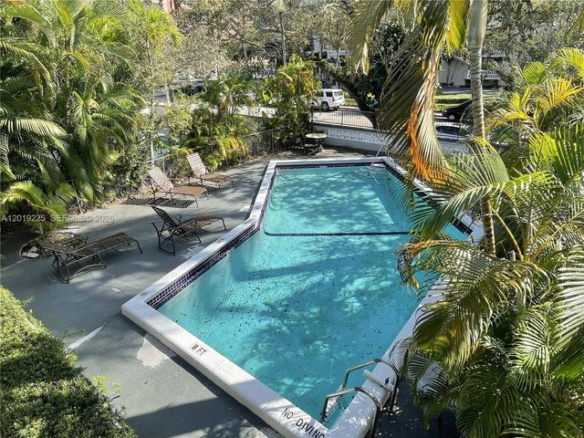 95 Edgewater Dr 207, Coral Gables, FL 33133