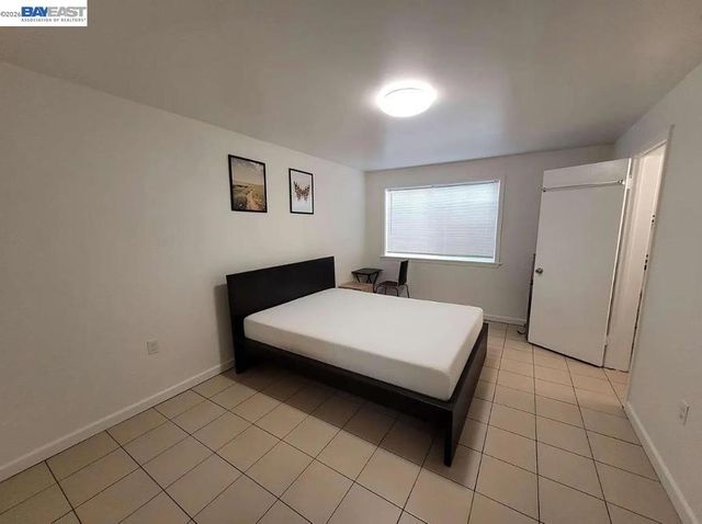 896 Lausanne Avenue, Daly City, CA 94014