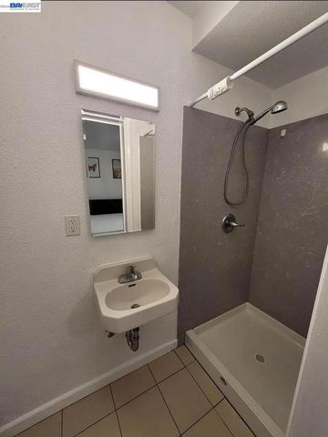 896 Lausanne Avenue, Daly City, CA 94014