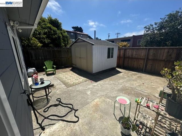 896 Lausanne Avenue, Daly City, CA 94014