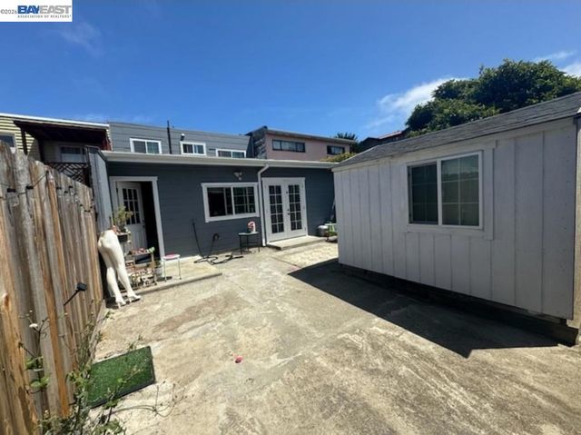 896 Lausanne Avenue, Daly City, CA 94014