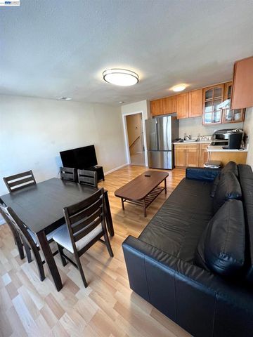 896 Lausanne Avenue, Daly City, CA 94014