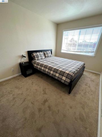 896 Lausanne Avenue, Daly City, CA 94014