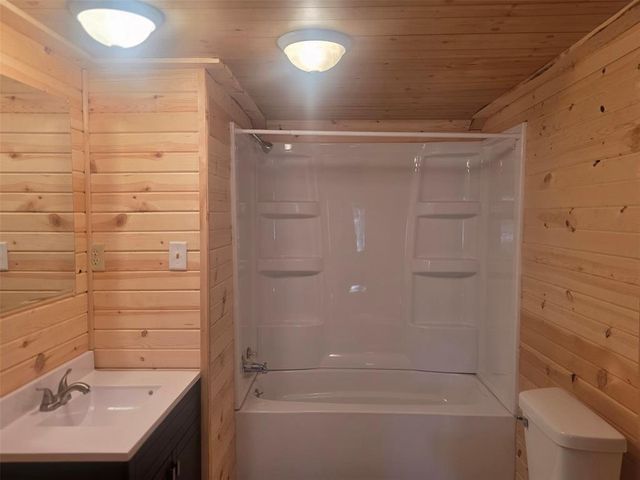 5017 State Road 70, Webster, WI 54893