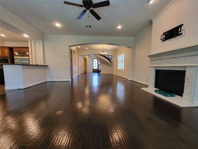 8811 Van Allen Drive, The Woodlands, TX 77381