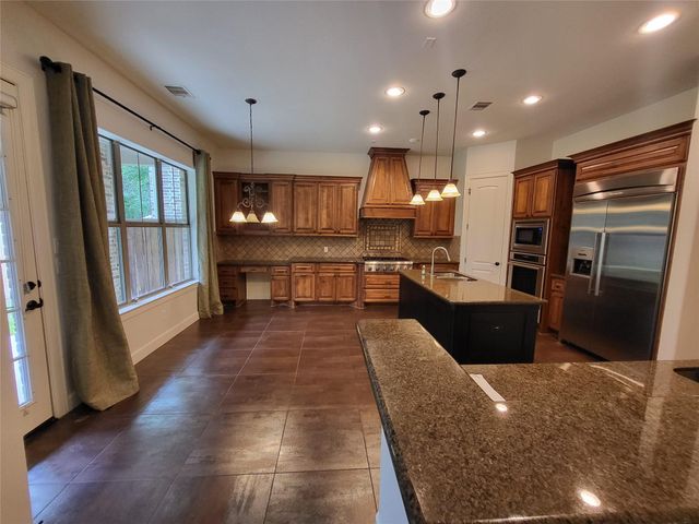 8811 Van Allen Drive, The Woodlands, TX 77381