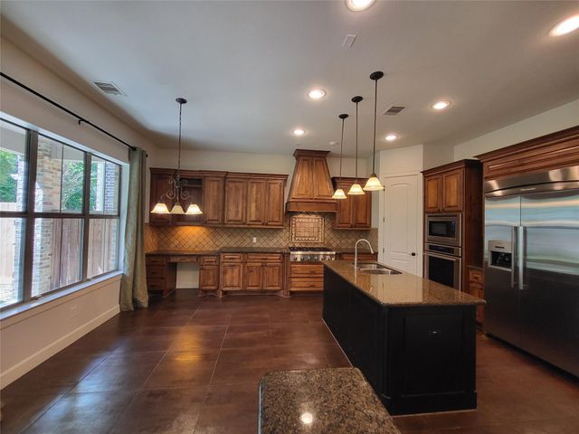8811 Van Allen Drive, The Woodlands, TX 77381