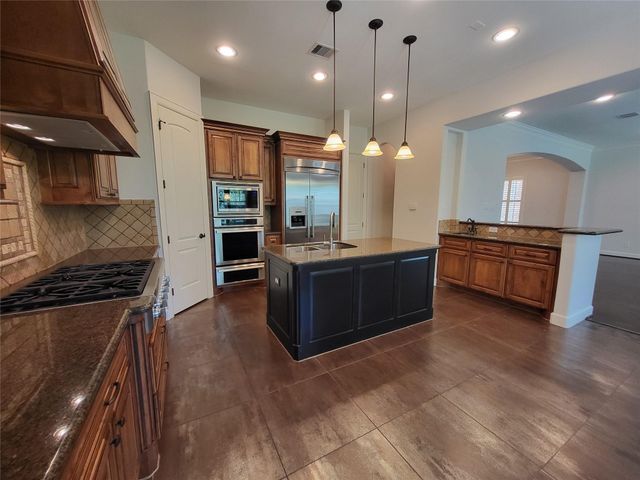 8811 Van Allen Drive, The Woodlands, TX 77381