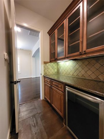 8811 Van Allen Drive, The Woodlands, TX 77381