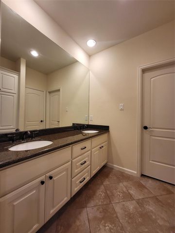 8811 Van Allen Drive, The Woodlands, TX 77381