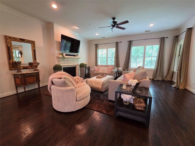 8811 Van Allen Drive, The Woodlands, TX 77381