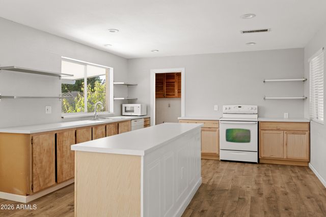 2843 E CORTEZ Street, Phoenix, AZ 85028