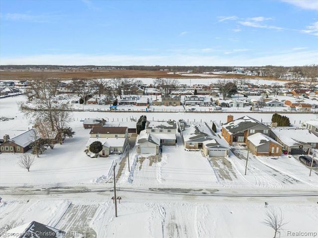 39375 E Archer Drive, Harrison Twp, MI 48045