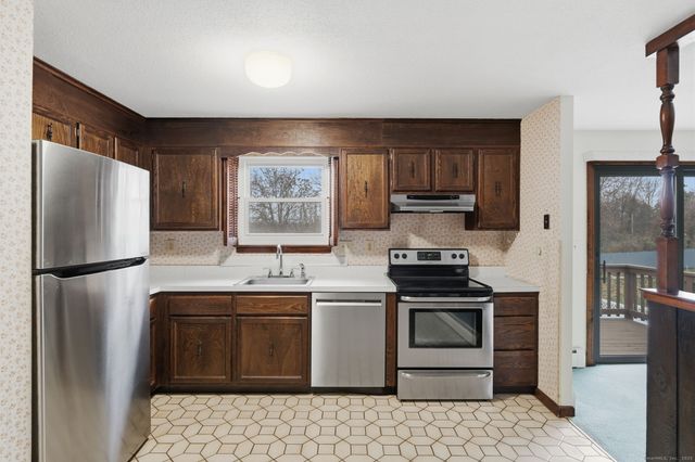 148 Raymond Road, Rocky Hill, CT 06067