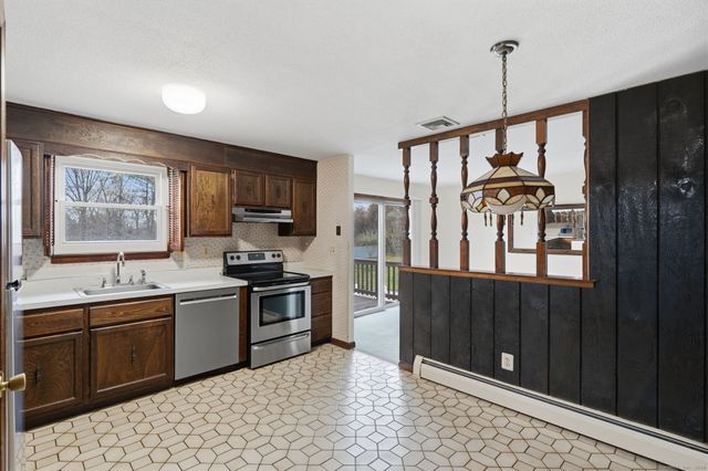 148 Raymond Road, Rocky Hill, CT 06067