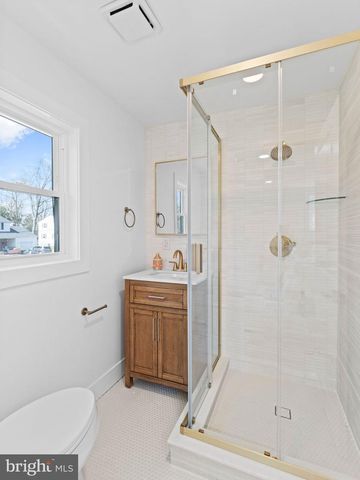 3 OVERBROOK CIR, Moorestown, NJ 08057