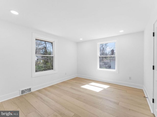 3 OVERBROOK CIR, Moorestown, NJ 08057