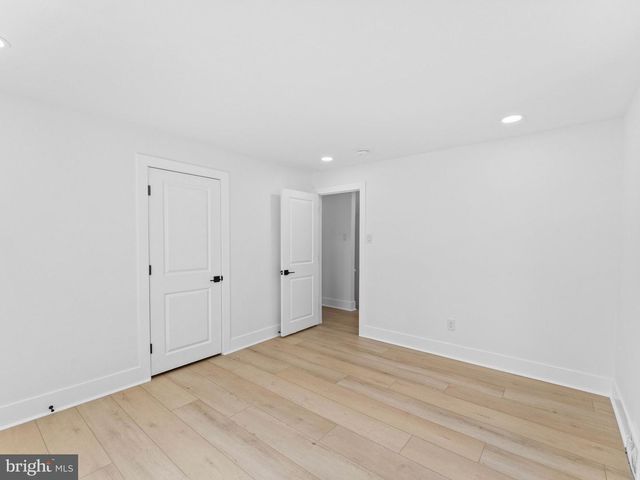 3 OVERBROOK CIR, Moorestown, NJ 08057
