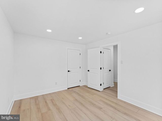 3 OVERBROOK CIR, Moorestown, NJ 08057