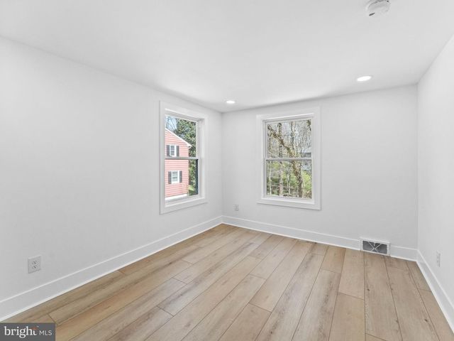 3 OVERBROOK CIR, Moorestown, NJ 08057