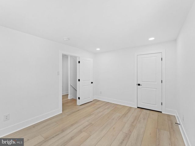 3 OVERBROOK CIR, Moorestown, NJ 08057