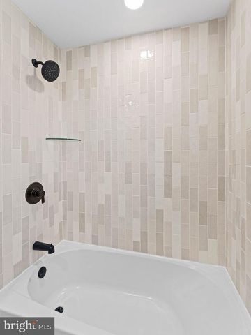 3 OVERBROOK CIR, Moorestown, NJ 08057