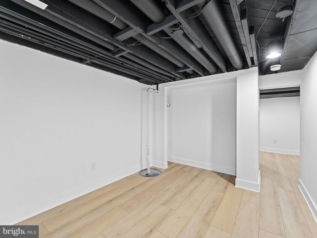3 OVERBROOK CIR, Moorestown, NJ 08057