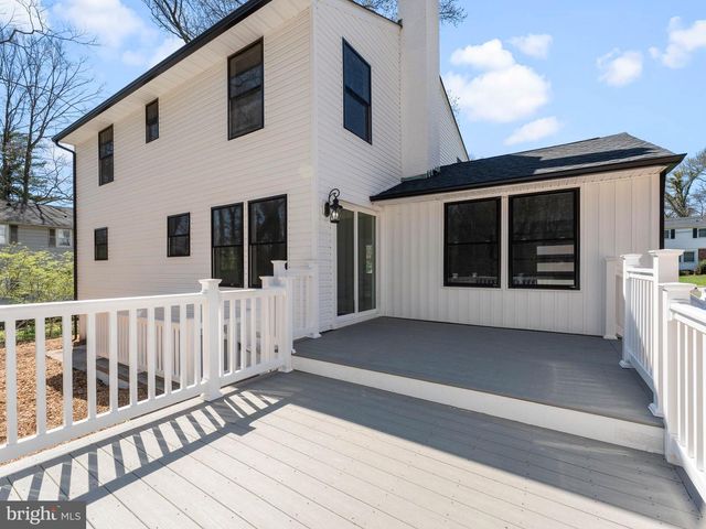 3 OVERBROOK CIR, Moorestown, NJ 08057