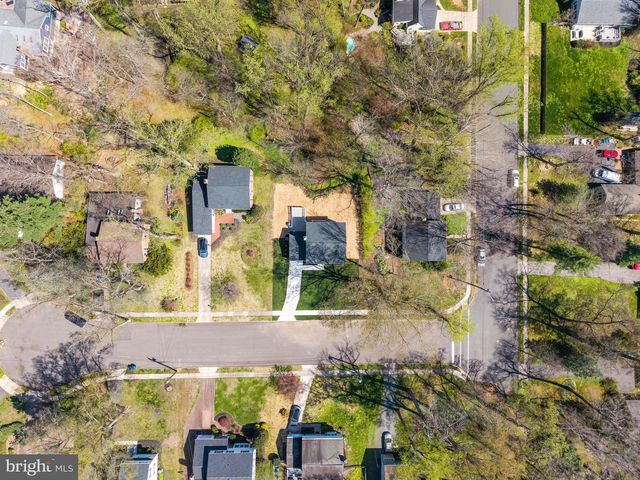 3 OVERBROOK CIR, Moorestown, NJ 08057