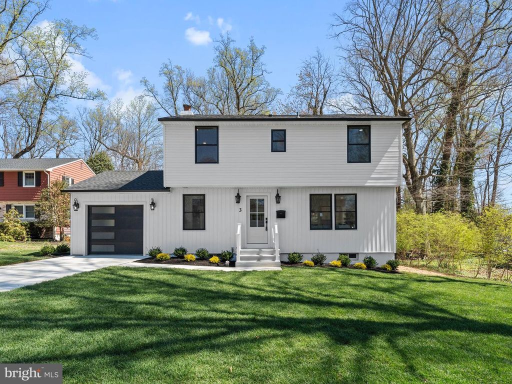 3 OVERBROOK CIR, Moorestown, NJ 08057