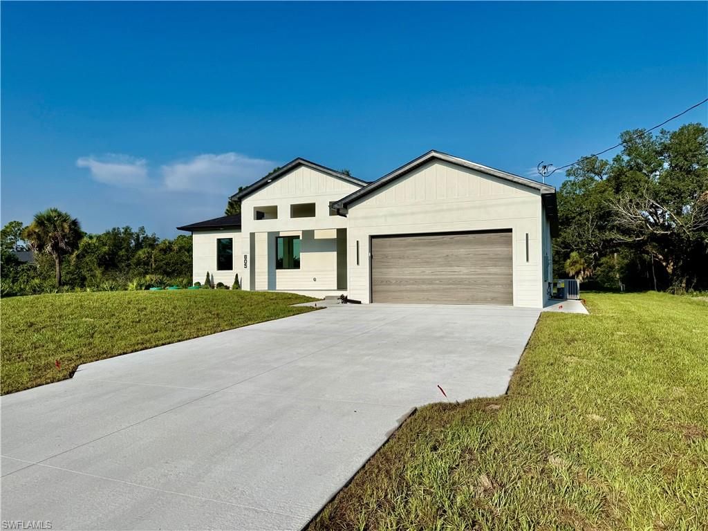805 Lincoln AVE, LEHIGH ACRES, FL 33972 — photo 2