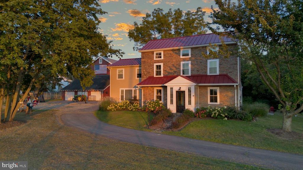 1080 COLLEGEVILLE RD, Phoenixville, PA 19460