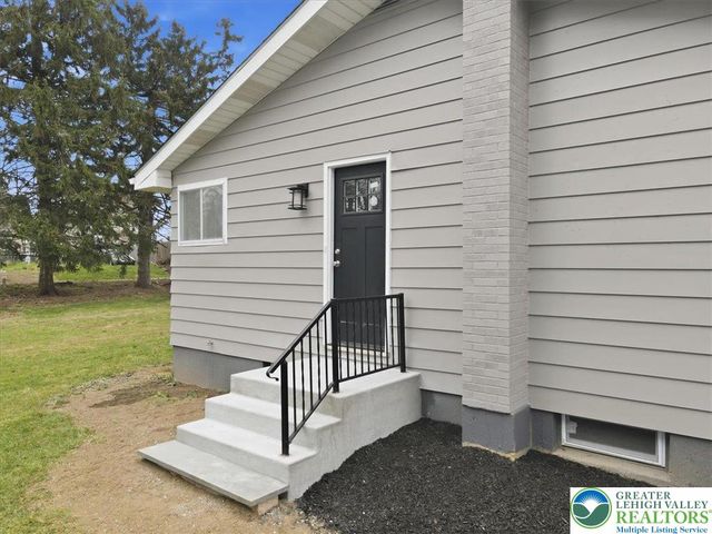 2218 2nd Street, Wilson Boro, PA 18042