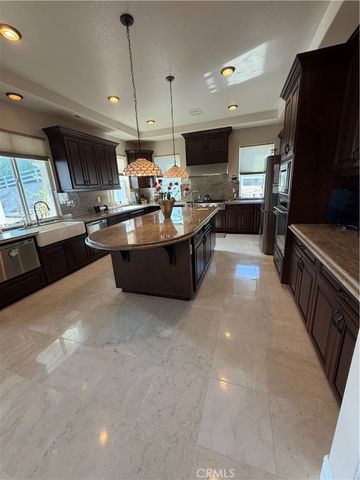 18268 Hollowtree Lane, Riverside, CA 92504