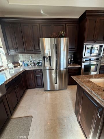 18268 Hollowtree Lane, Riverside, CA 92504