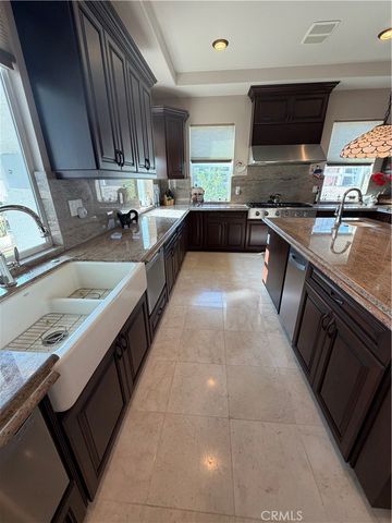 18268 Hollowtree Lane, Riverside, CA 92504