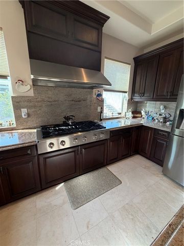 18268 Hollowtree Lane, Riverside, CA 92504