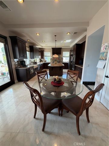 18268 Hollowtree Lane, Riverside, CA 92504