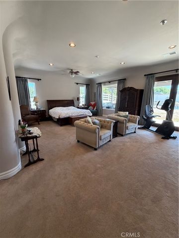 18268 Hollowtree Lane, Riverside, CA 92504