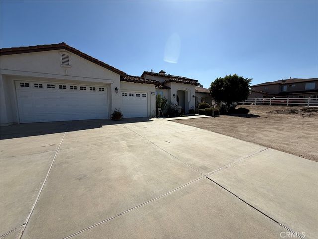 18268 Hollowtree Lane, Riverside, CA 92504
