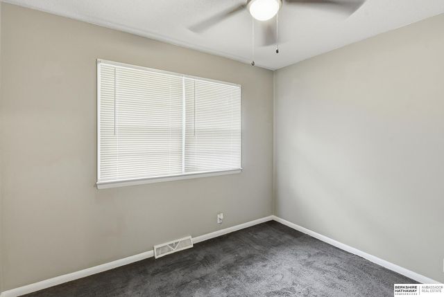 5016 N 61st Street, Omaha, NE 68104