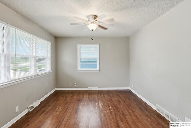 5016 N 61st Street, Omaha, NE 68104